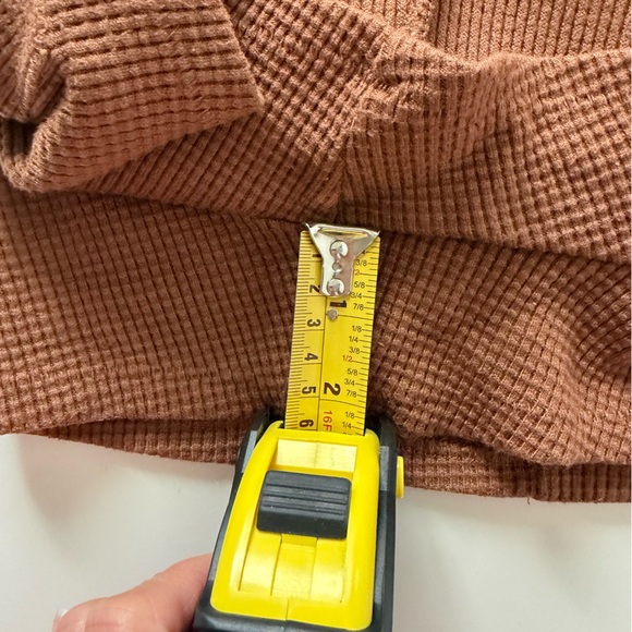 ALO Yoga Women's Thermal High-Waist Weekend Escape Sorts - Picture 5 of 5